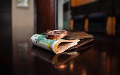 Školskí odborári: Niektorí zamestnanci prichádzajú o osobný príplatok Školskí odborári: Niektorí zamestnanci prichádzajú o osobný príplatok