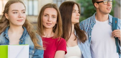 Nový zákon dáva vysokoškolákom pri ukončení štúdia na výber medzi záverečnou prácou a záverečnou stážou